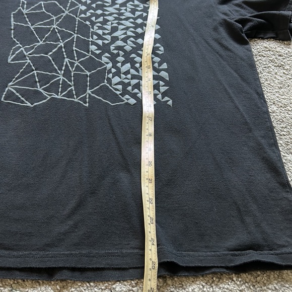 Well used condition black T-shirt - Picture 4 of 4